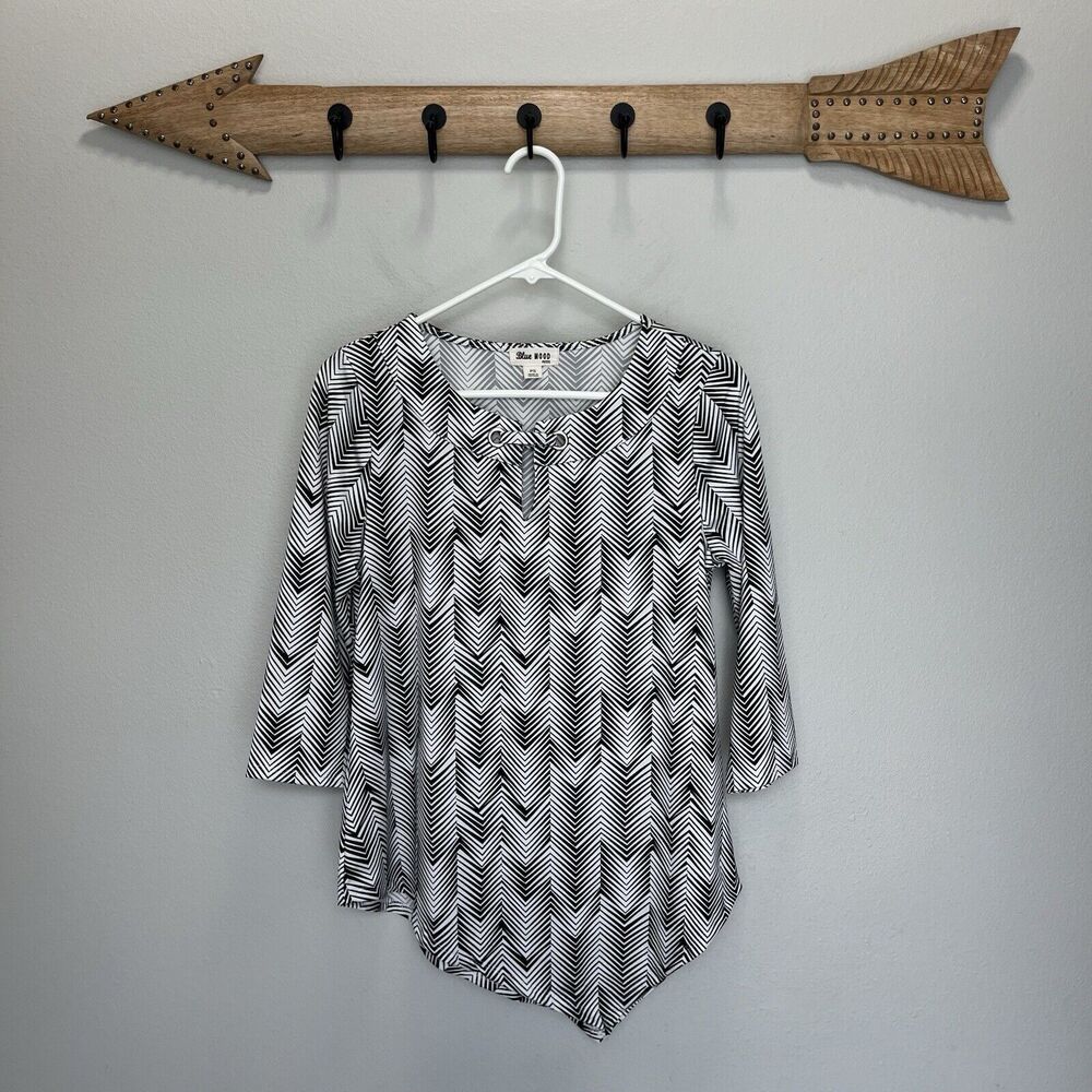 Blue Mood | Chevron Stripe Graphic Assymetrical Hem 3/4 Sleeve Top Petite Small